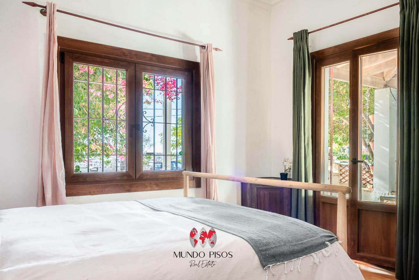 4 bedroom Villa for sale in Coll d'en Rabassa with pool garage - € 1,490,000 (Ref: 9516465)