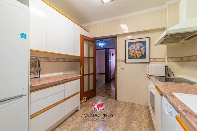 4 soverom Leilighet til salgs i Plaça de Toros, Palma de Mallorca med garasje - € 369 000 (Ref: 9688551)