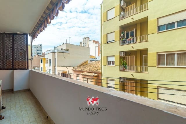 4 soverom Leilighet til salgs i Plaça de Toros, Palma de Mallorca med garasje - € 369 000 (Ref: 9688551)