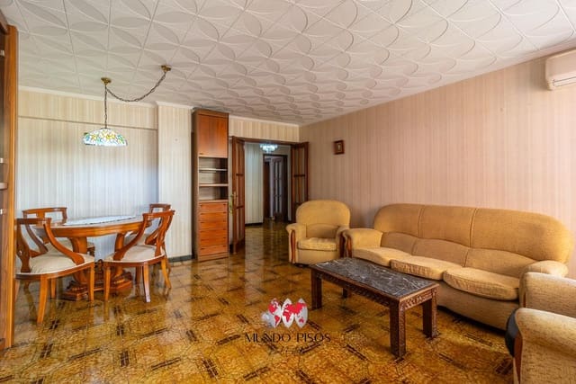 4 soverom Leilighet til salgs i Plaça de Toros, Palma de Mallorca med garasje - € 369 000 (Ref: 9688551)