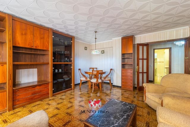 4 soverom Leilighet til salgs i Plaça de Toros, Palma de Mallorca med garasje - € 369 000 (Ref: 9688551)
