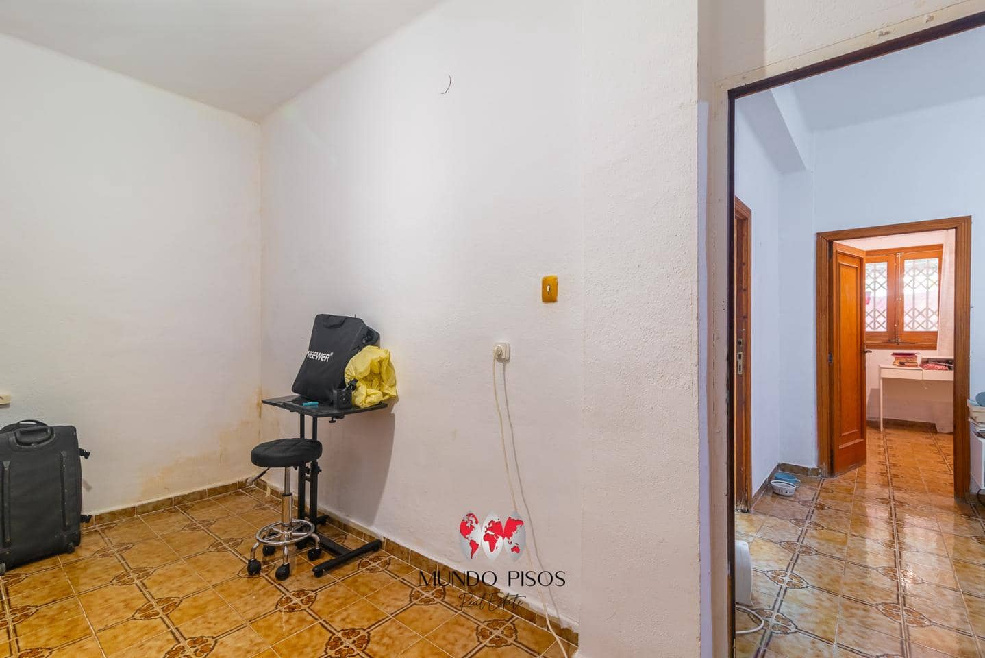 3 slaapkamer Flat te koop in Palma de Mallorca - € 299.000 (Ref: 9699673)