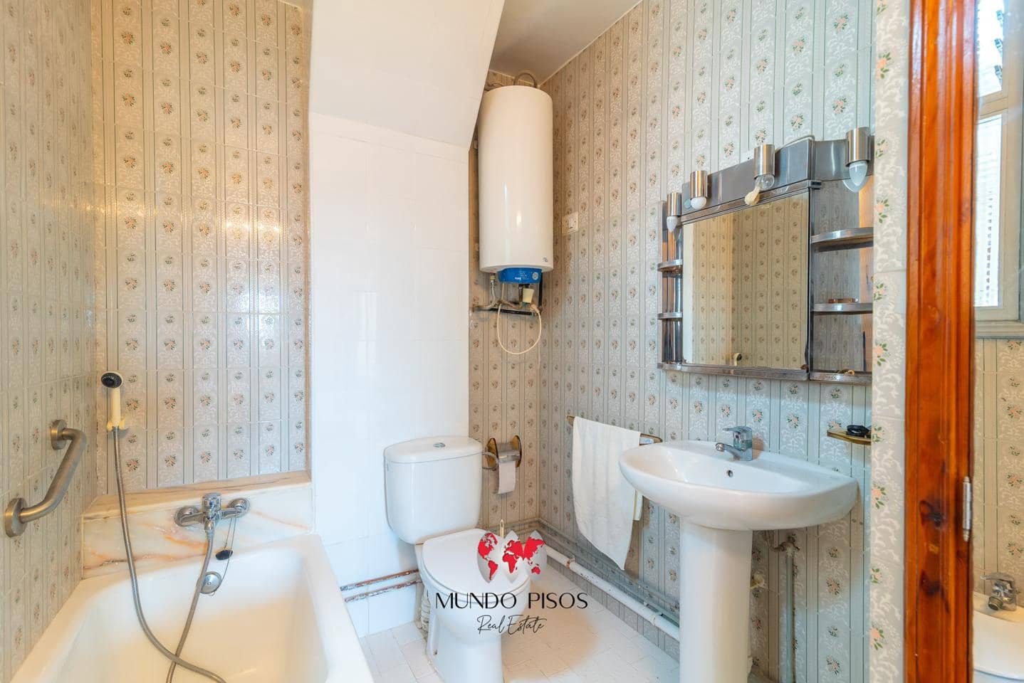 3 bedroom Flat for sale in Palma de Mallorca - € 239,000 (Ref: 9720795)