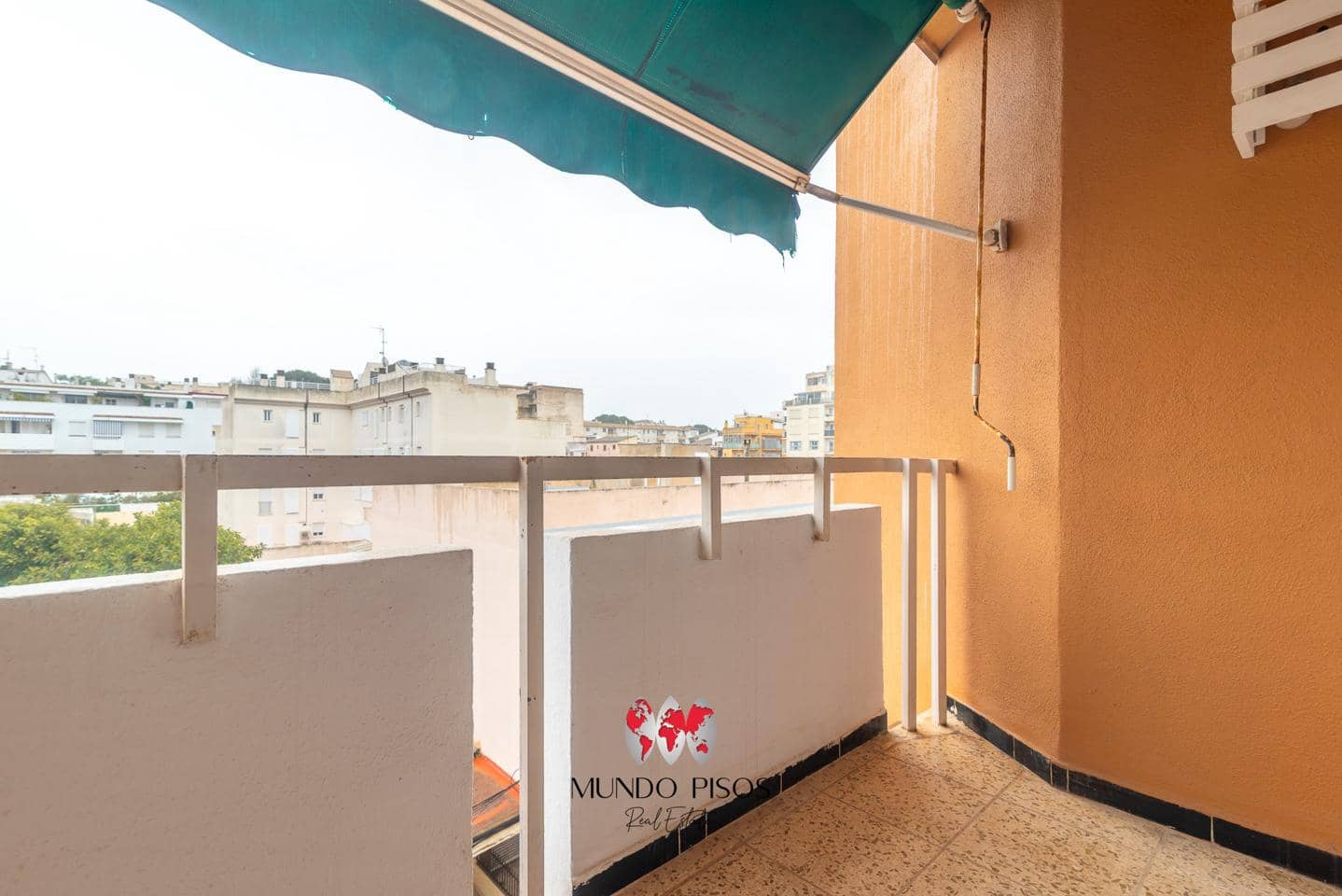3 bedroom Flat for sale in Palma de Mallorca with garage - € 475,000 (Ref: 9787653)