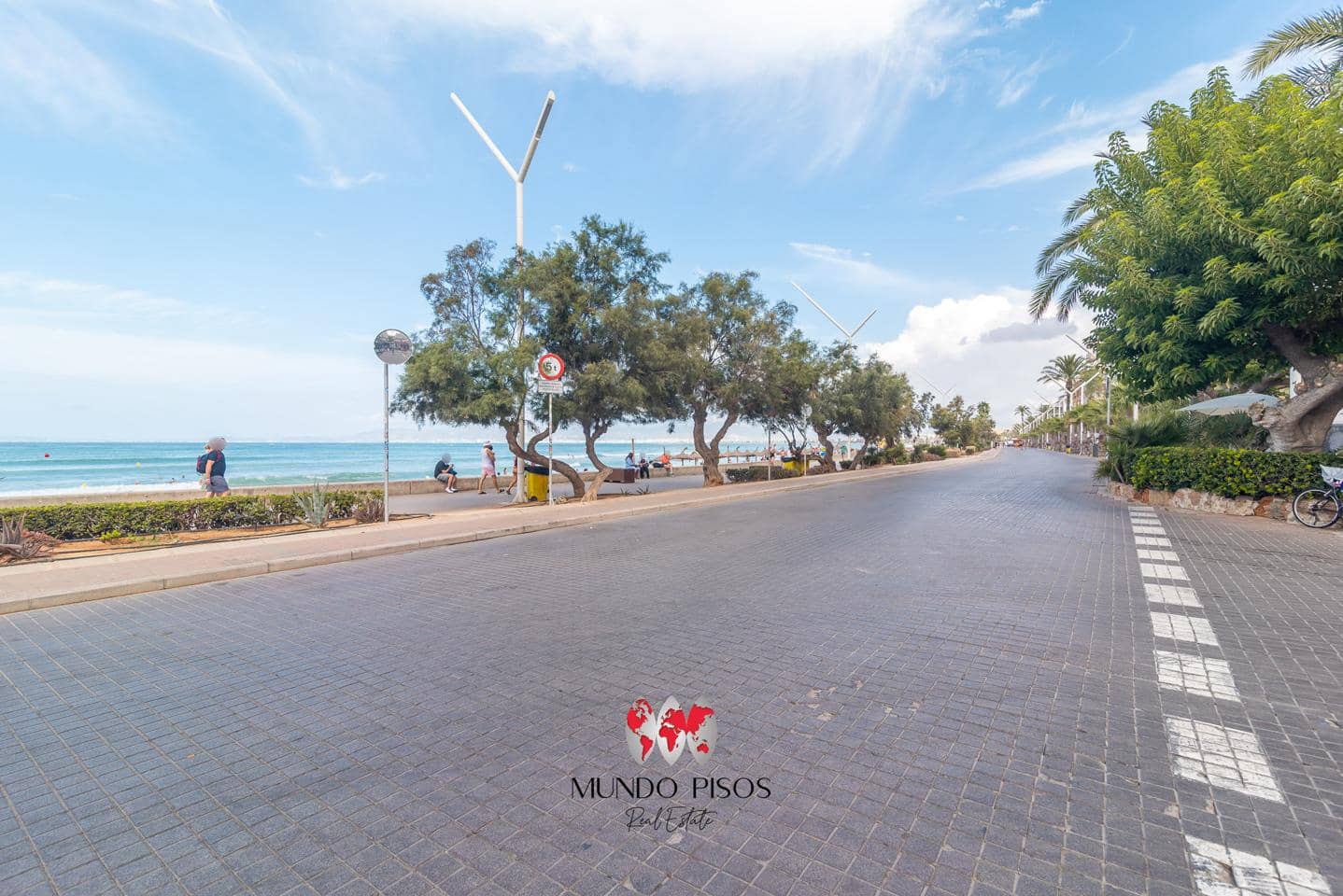 3 bedroom Flat for sale in Palma de Mallorca with garage - € 475,000 (Ref: 9787653)