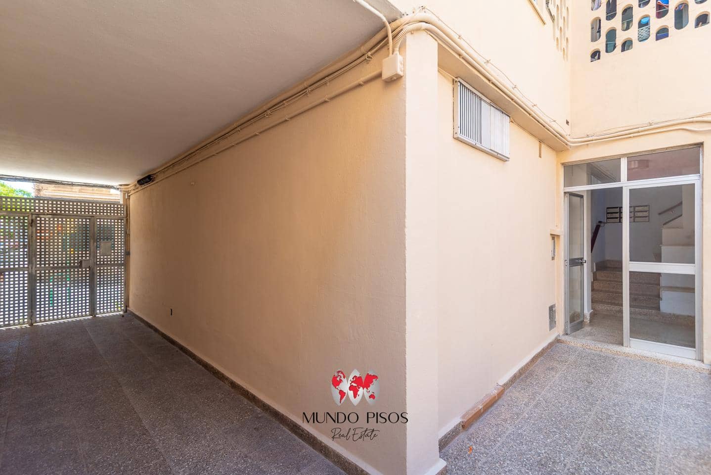 3 bedroom Flat for sale in Palma de Mallorca - € 330,000 (Ref: 9838368)