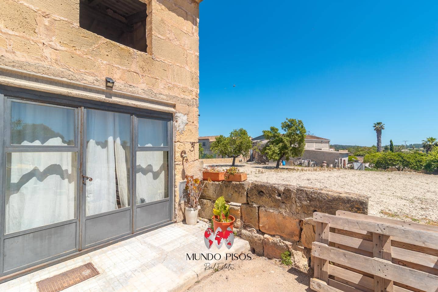3 bedroom Villa for sale in Sant Joan with garage - € 379,000 (Ref: 9866181)