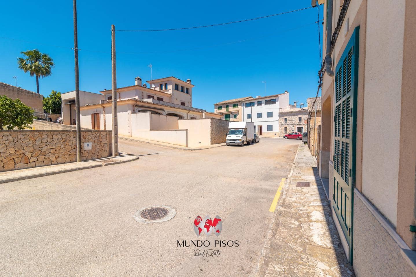 3 bedroom Villa for sale in Sant Joan with garage - € 379,000 (Ref: 9866181)