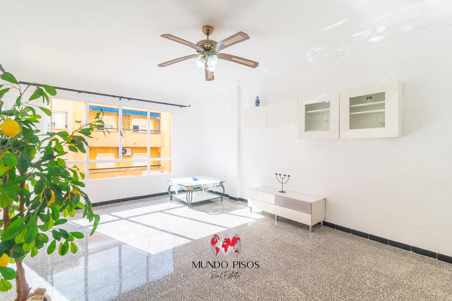 3 bedroom Flat for sale in Palma de Mallorca - € 449,000 (Ref: 9914913)
