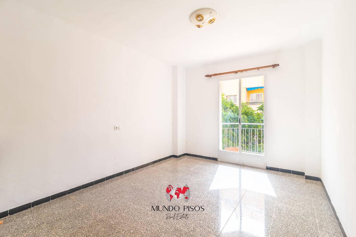 3 bedroom Flat for sale in Palma de Mallorca - € 449,000 (Ref: 9914913)