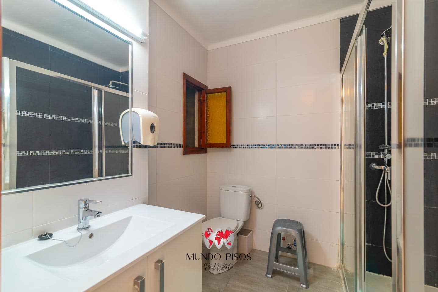 3 bedroom Flat for sale in Palma de Mallorca - € 449,000 (Ref: 9914913)
