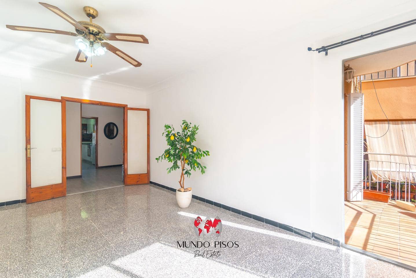 3 bedroom Flat for sale in Palma de Mallorca - € 449,000 (Ref: 9914913)