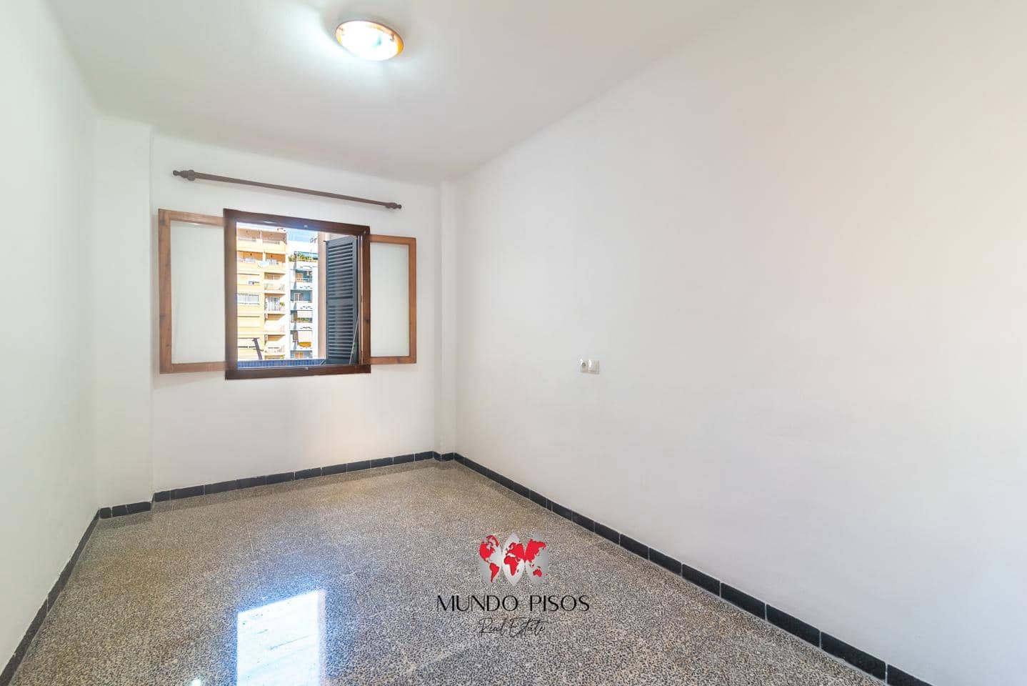 3 bedroom Flat for sale in Palma de Mallorca - € 449,000 (Ref: 9914913)