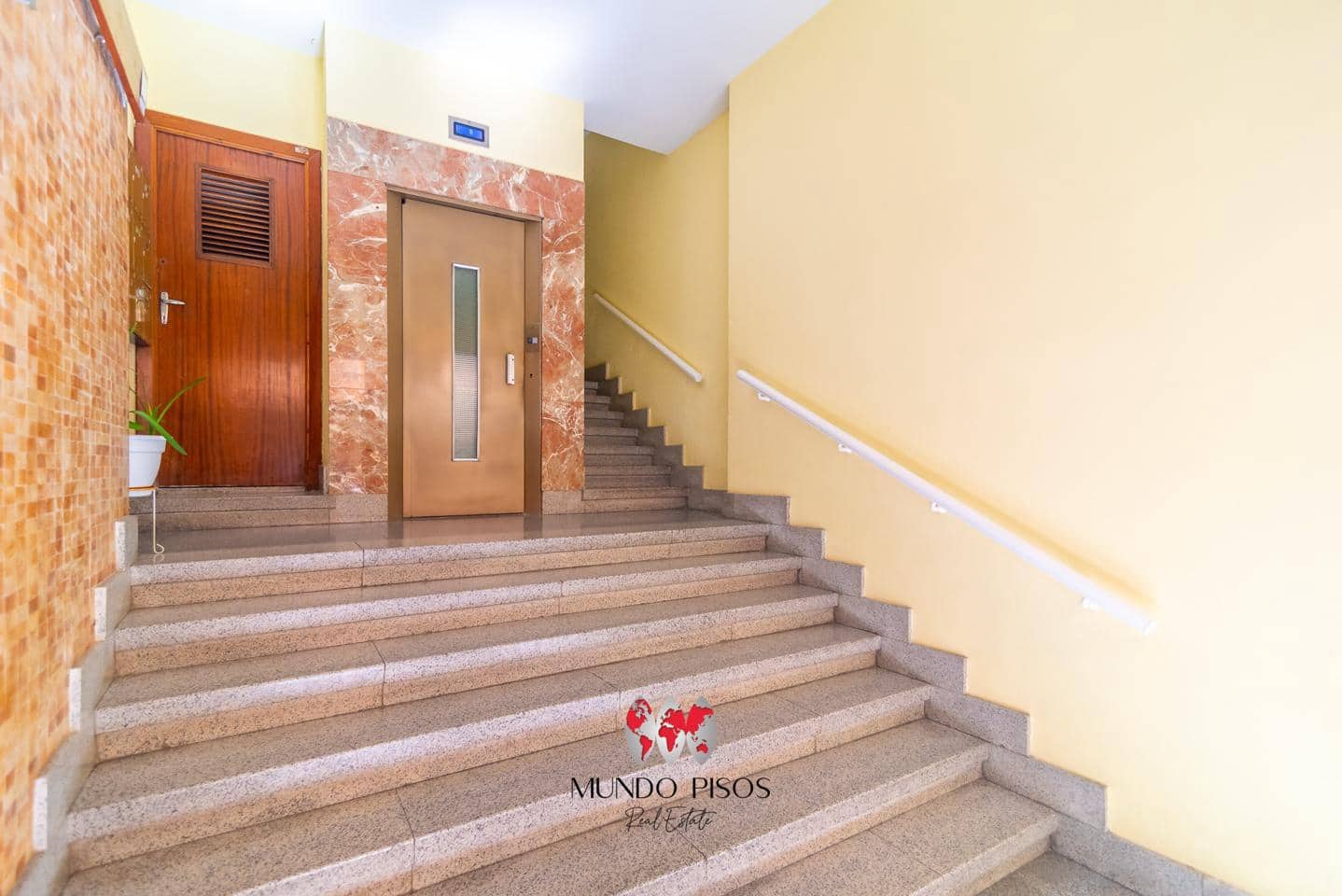 3 bedroom Flat for sale in Palma de Mallorca - € 449,000 (Ref: 9914913)