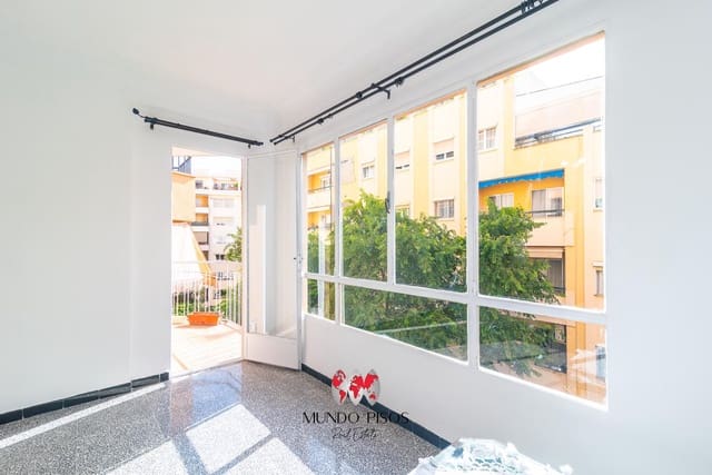 3 bedroom Flat for sale in Santa Catalina, Palma de Mallorca - € 449,000 (Ref: 9914913)