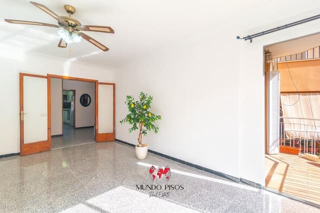 3 bedroom Flat for sale in Santa Catalina, Palma de Mallorca - € 449,000 (Ref: 9914913)