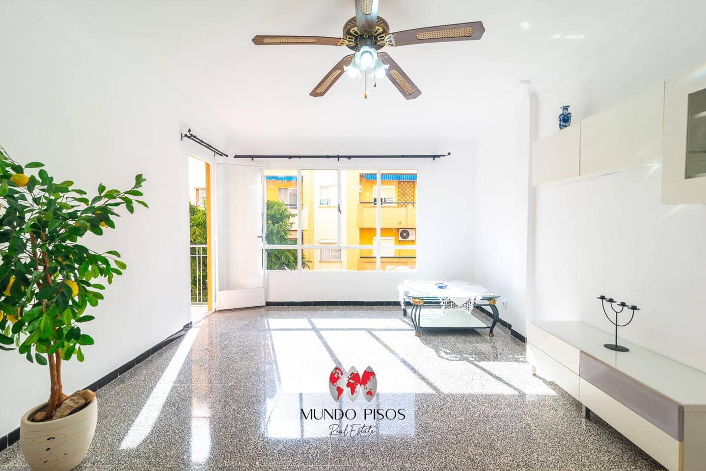 3 bedroom Flat for sale in Palma de Mallorca - € 449,000 (Ref: 9914913)