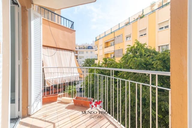 3 bedroom Flat for sale in Santa Catalina, Palma de Mallorca - € 449,000 (Ref: 9914913)