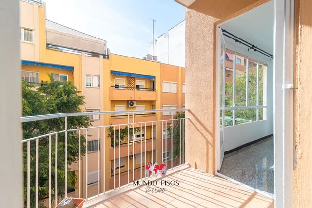 3 bedroom Flat for sale in Santa Catalina, Palma de Mallorca - € 449,000 (Ref: 9914913)