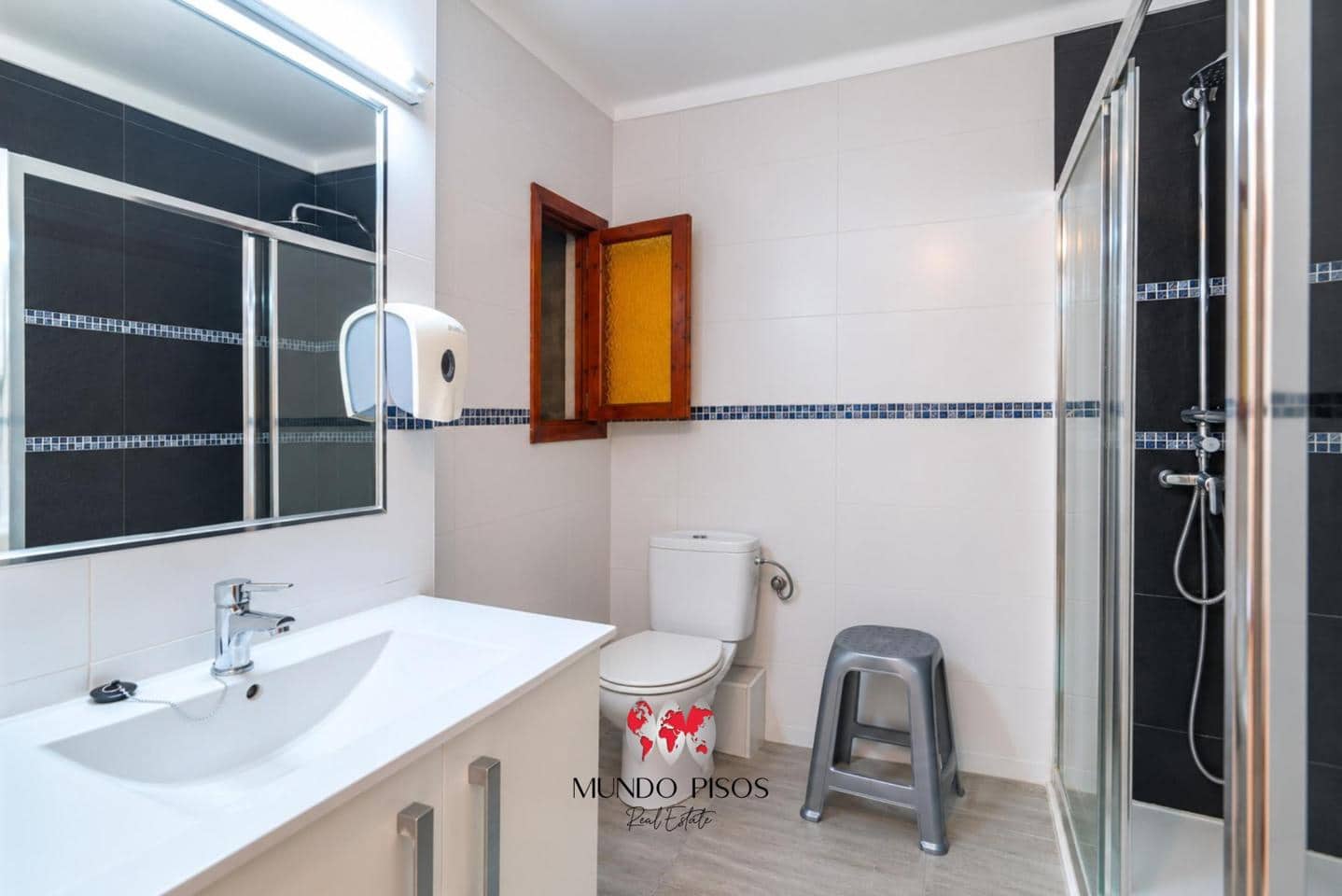 3 bedroom Flat for sale in Palma de Mallorca - € 449,000 (Ref: 9914913)