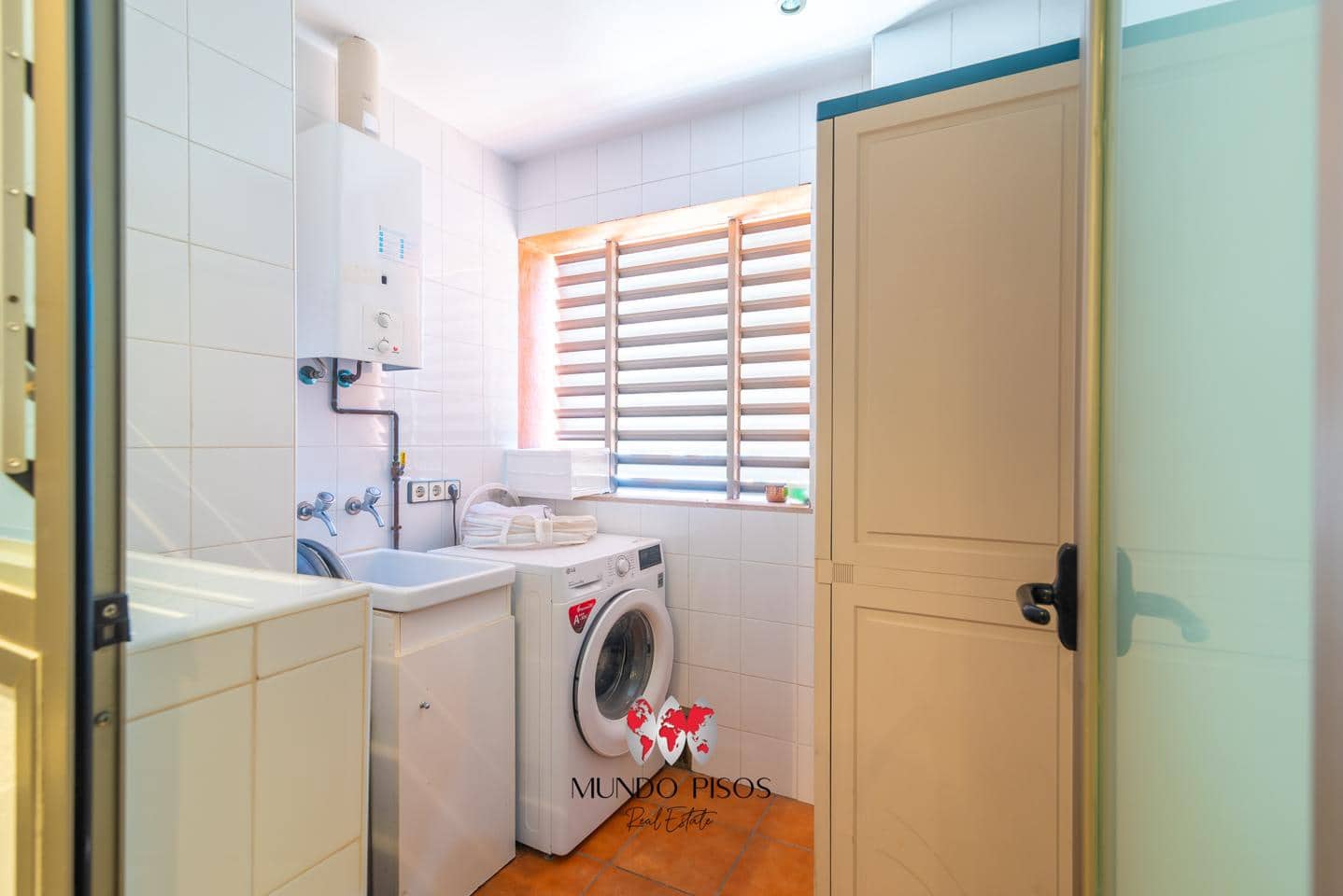 2 bedroom Flat for sale in Palma de Mallorca - € 349,000 (Ref: 9928463)