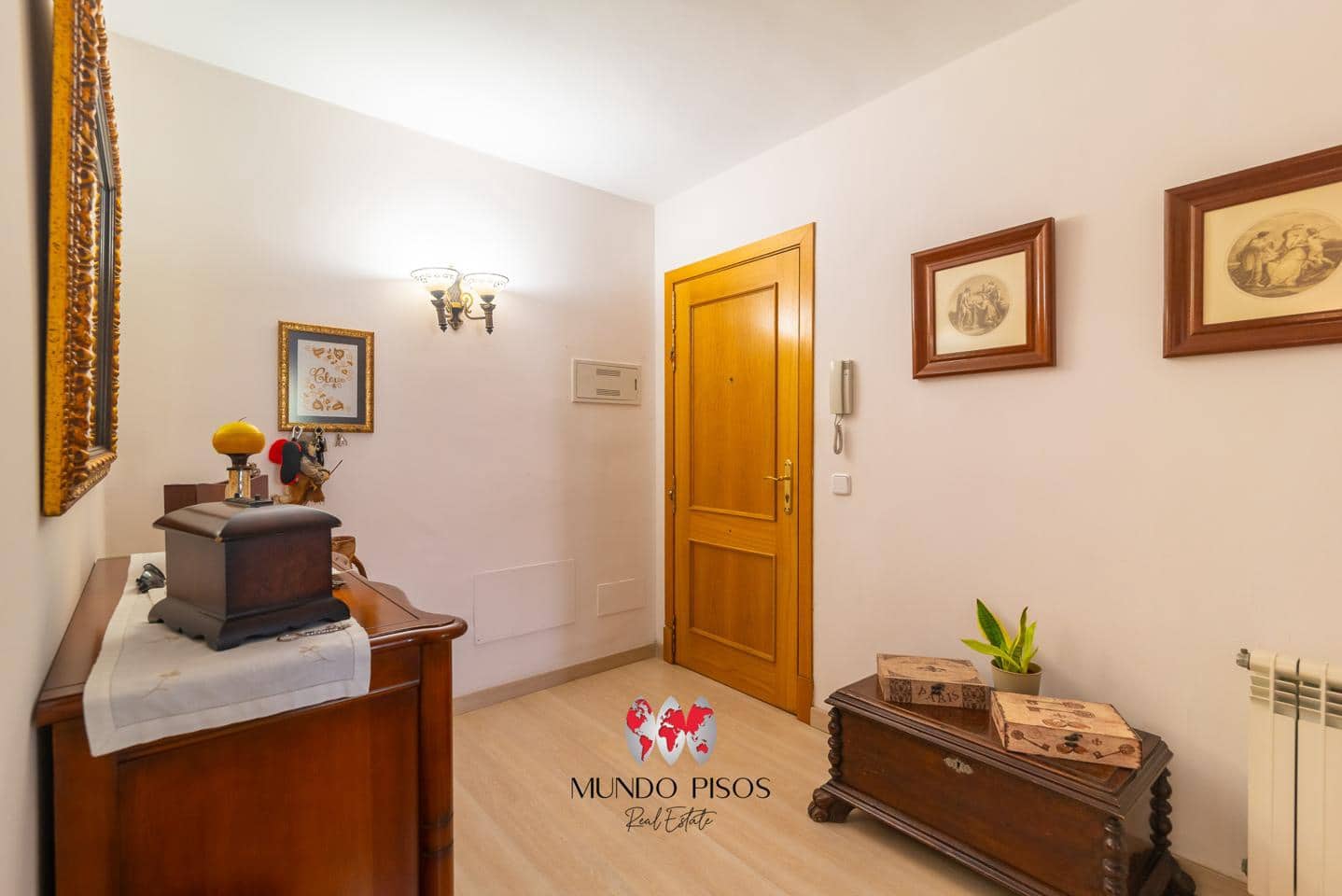 3 bedroom Flat for sale in Palma de Mallorca with garage - € 595,000 (Ref: 9932375)