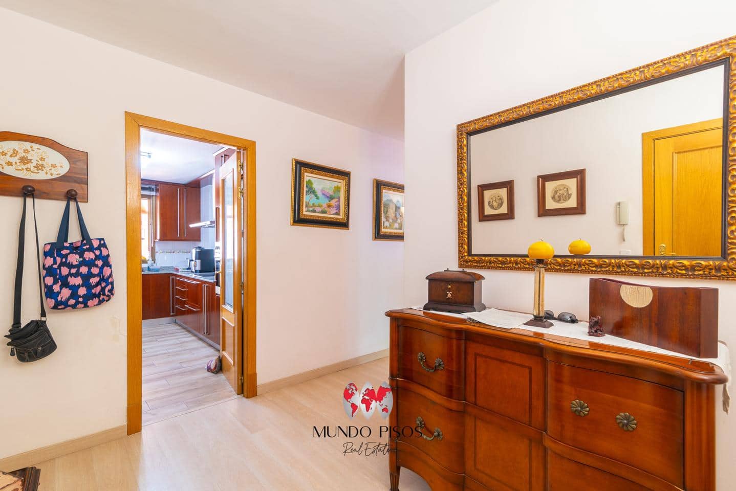 3 bedroom Flat for sale in Palma de Mallorca with garage - € 595,000 (Ref: 9932375)
