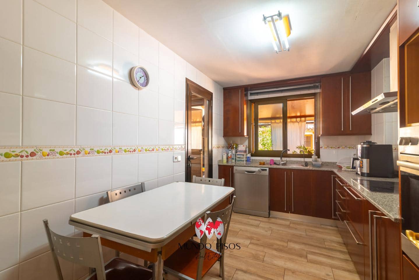 3 bedroom Flat for sale in Palma de Mallorca with garage - € 595,000 (Ref: 9932375)