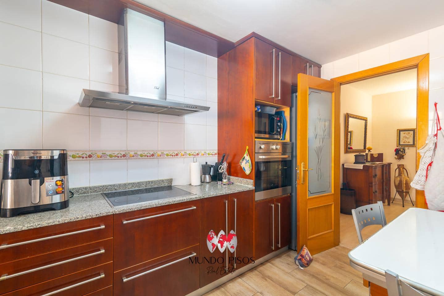 3 bedroom Flat for sale in Palma de Mallorca with garage - € 595,000 (Ref: 9932375)