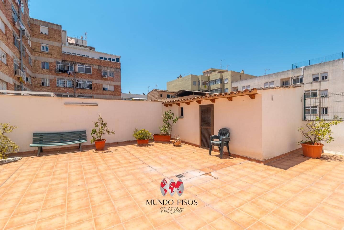 3 bedroom Flat for sale in Palma de Mallorca with garage - € 595,000 (Ref: 9932375)