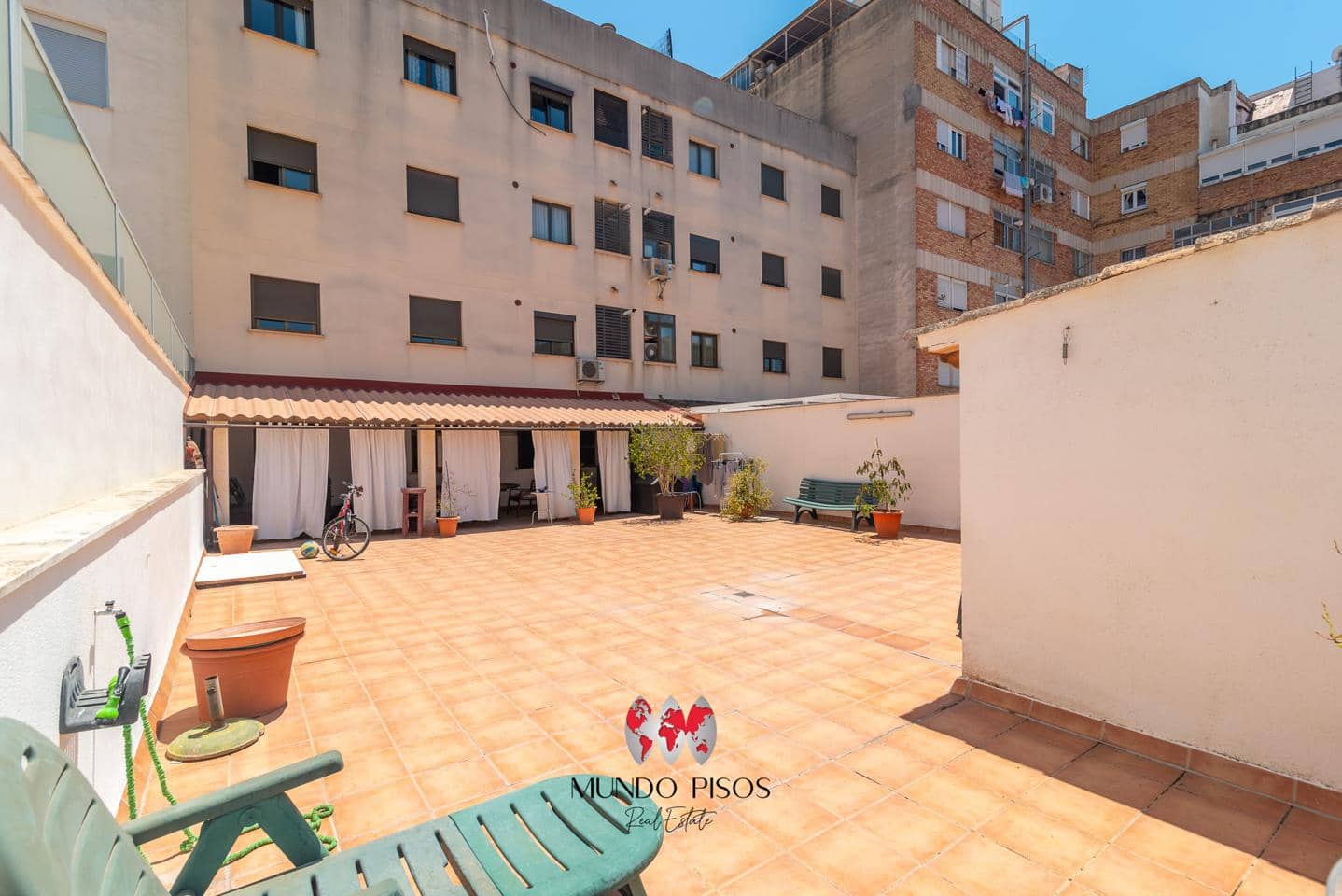3 bedroom Flat for sale in Palma de Mallorca with garage - € 595,000 (Ref: 9932375)