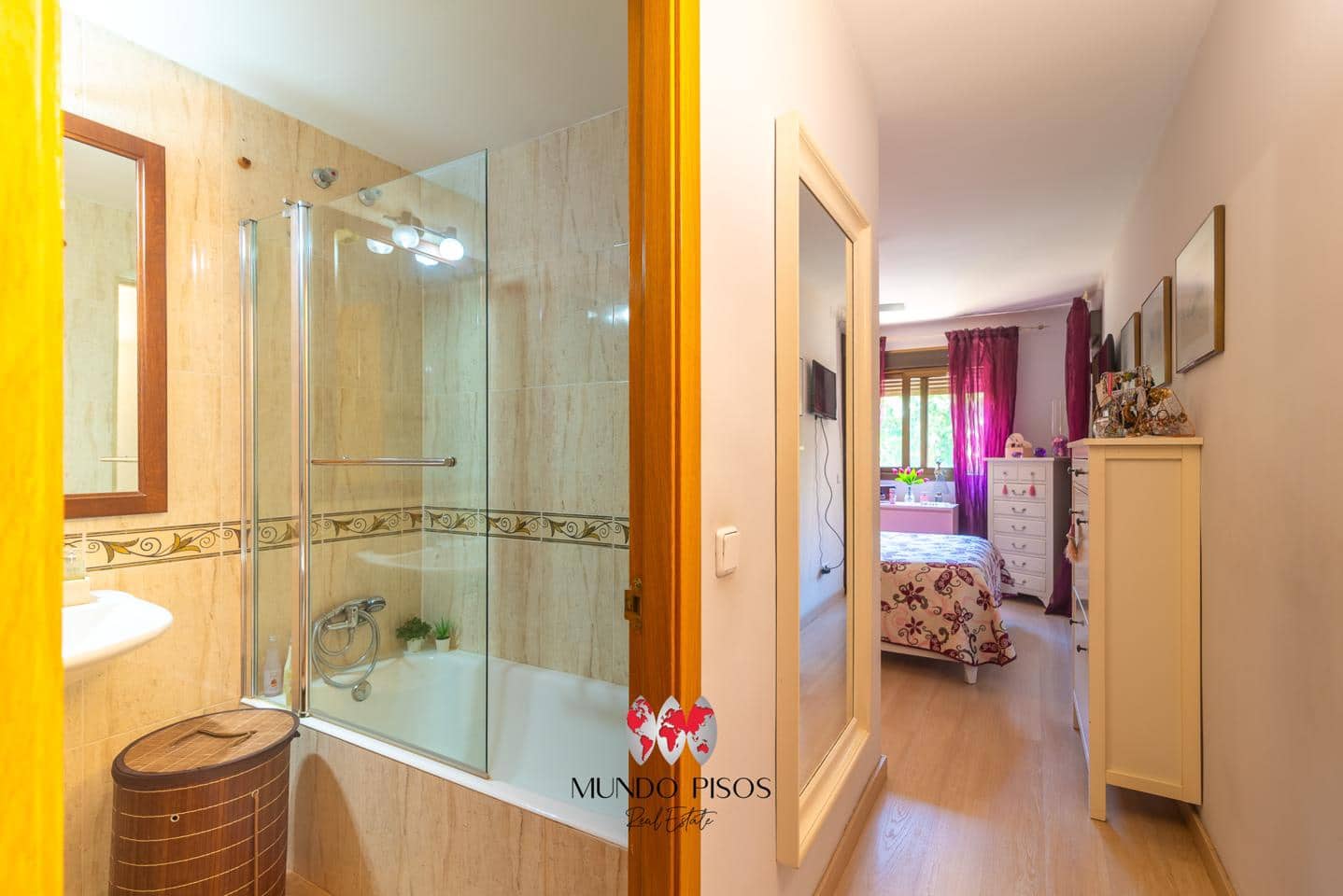 3 bedroom Flat for sale in Palma de Mallorca with garage - € 595,000 (Ref: 9932375)