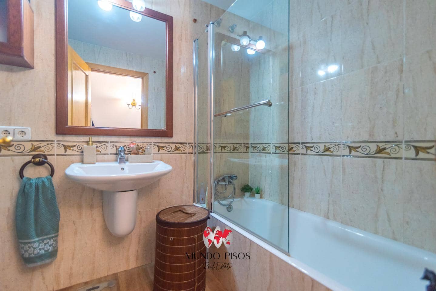 3 bedroom Flat for sale in Palma de Mallorca with garage - € 595,000 (Ref: 9932375)