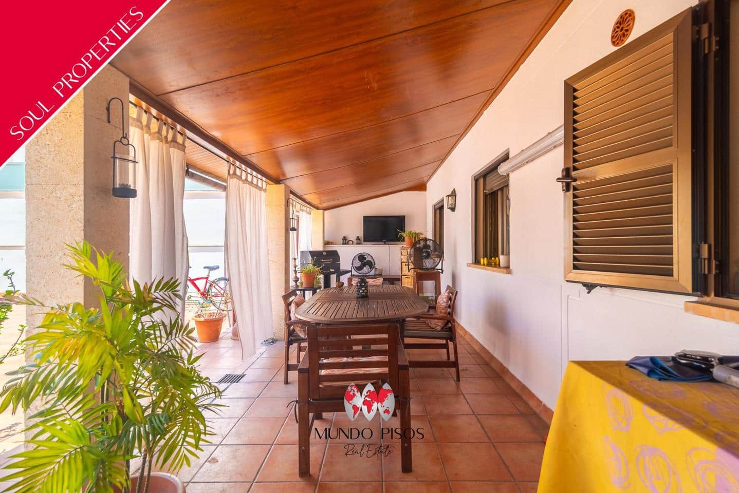 3 bedroom Flat for sale in Palma de Mallorca with garage - € 595,000 (Ref: 9932375)