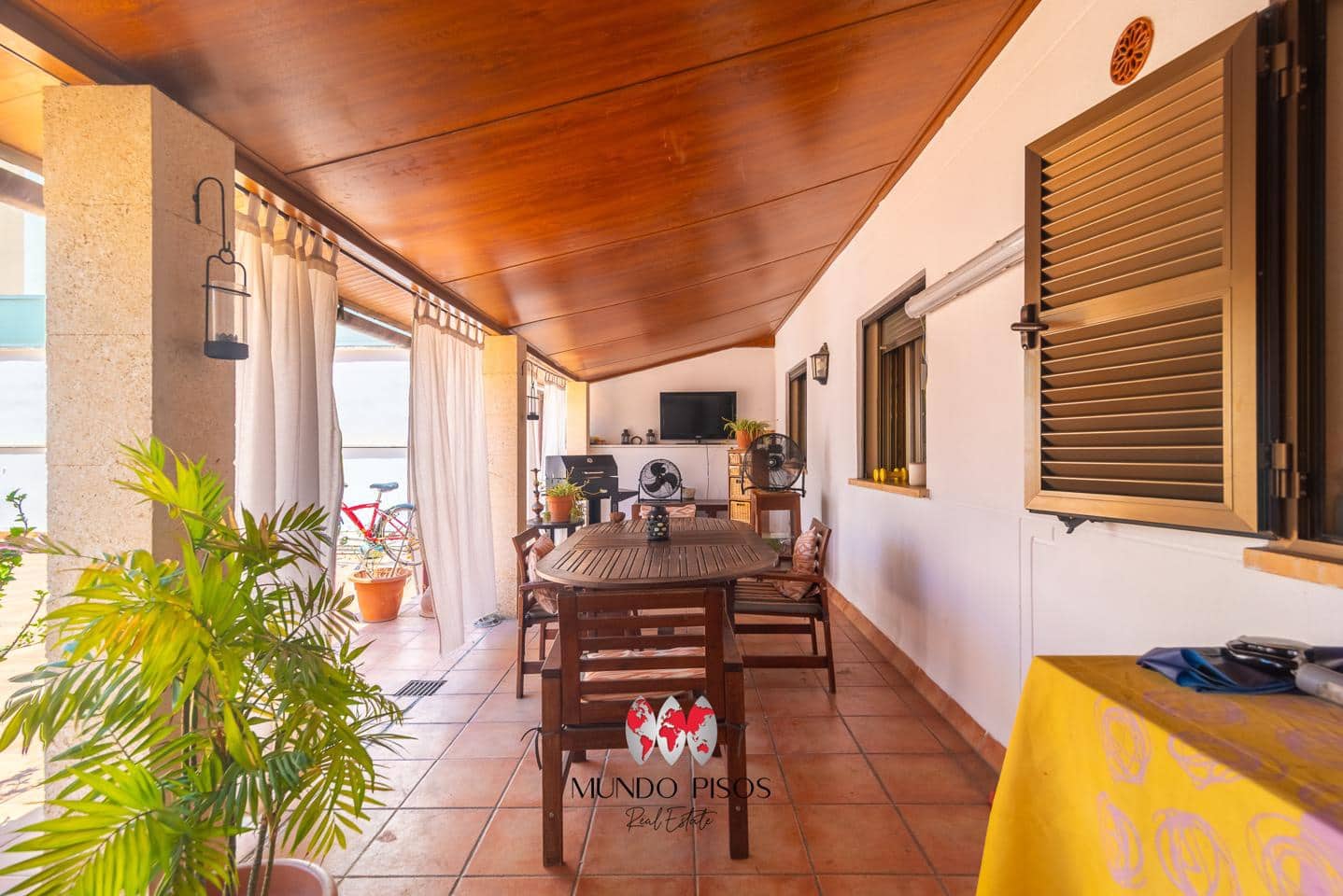 3 bedroom Flat for sale in Palma de Mallorca with garage - € 595,000 (Ref: 9932375)