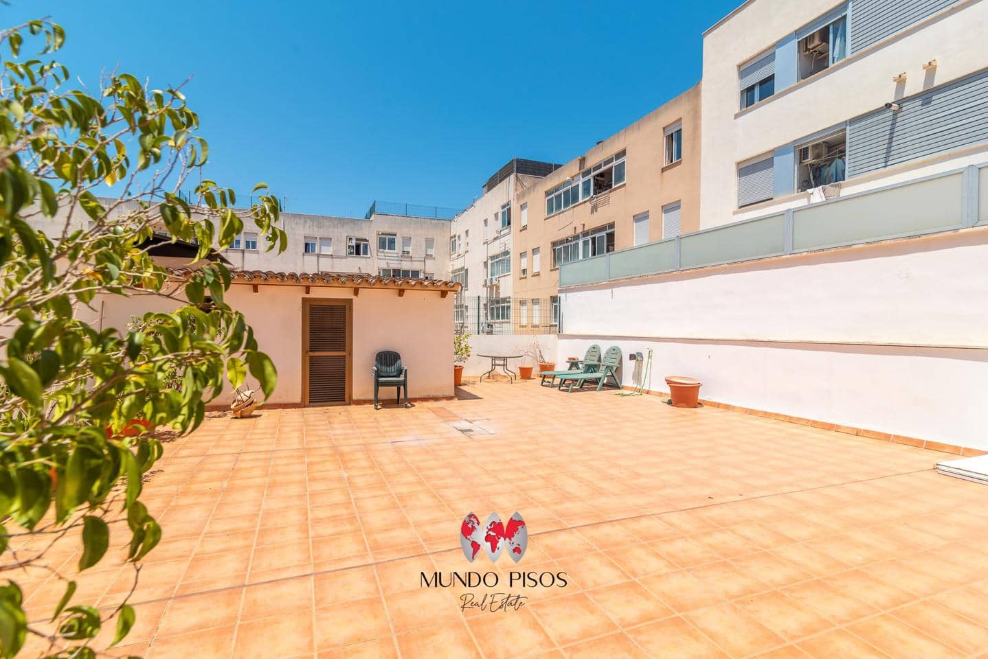 3 bedroom Flat for sale in Palma de Mallorca with garage - € 595,000 (Ref: 9932375)