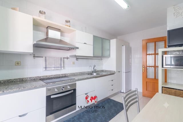 2 bedroom Flat for sale in Coll d'en Rabassa, Palma de Mallorca - € 339,000 (Ref: 9977691)