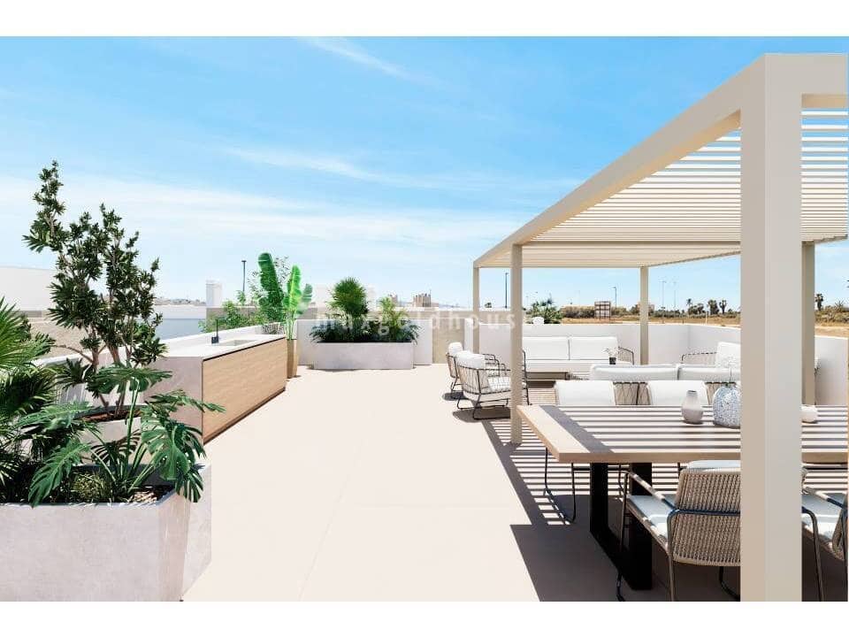 3 slaapkamer Villa te koop in Los Alcazares met zwembad - € 439.000 (Ref: 10002462)