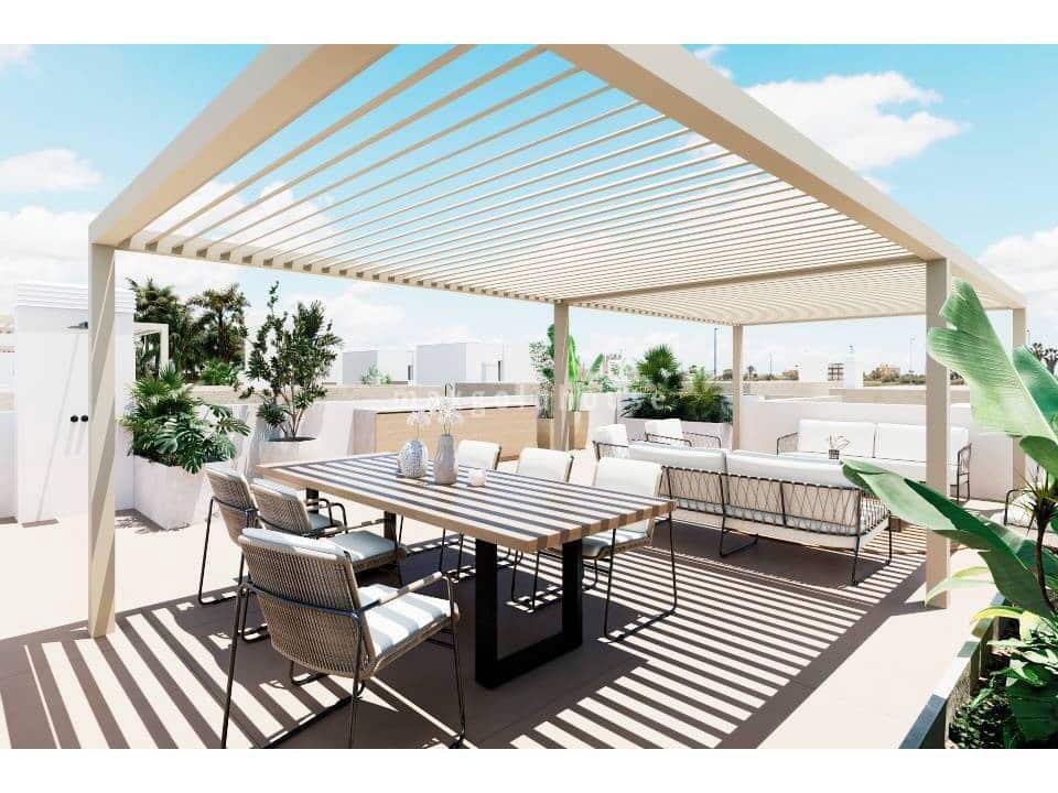 3 slaapkamer Villa te koop in Los Alcazares met zwembad - € 439.000 (Ref: 10002462)