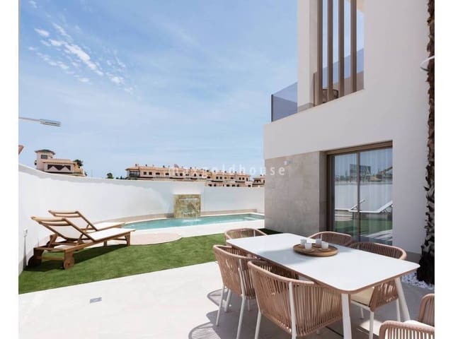 3 soverom Kjedet enebolig til salgs i Los Alcázares med svømmebasseng - € 469 000 (Ref: 10007129)