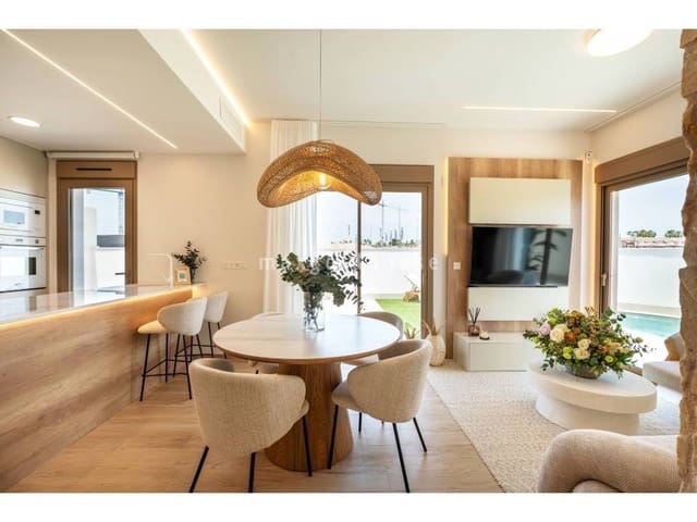 3 soverom Kjedet enebolig til salgs i Los Alcázares med svømmebasseng - € 469 000 (Ref: 10007129)