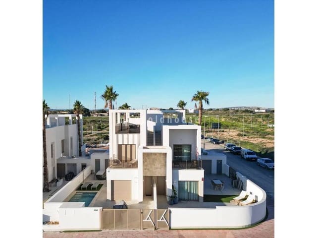 3 soverom Kjedet enebolig til salgs i Los Alcázares med svømmebasseng - € 469 000 (Ref: 10007129)