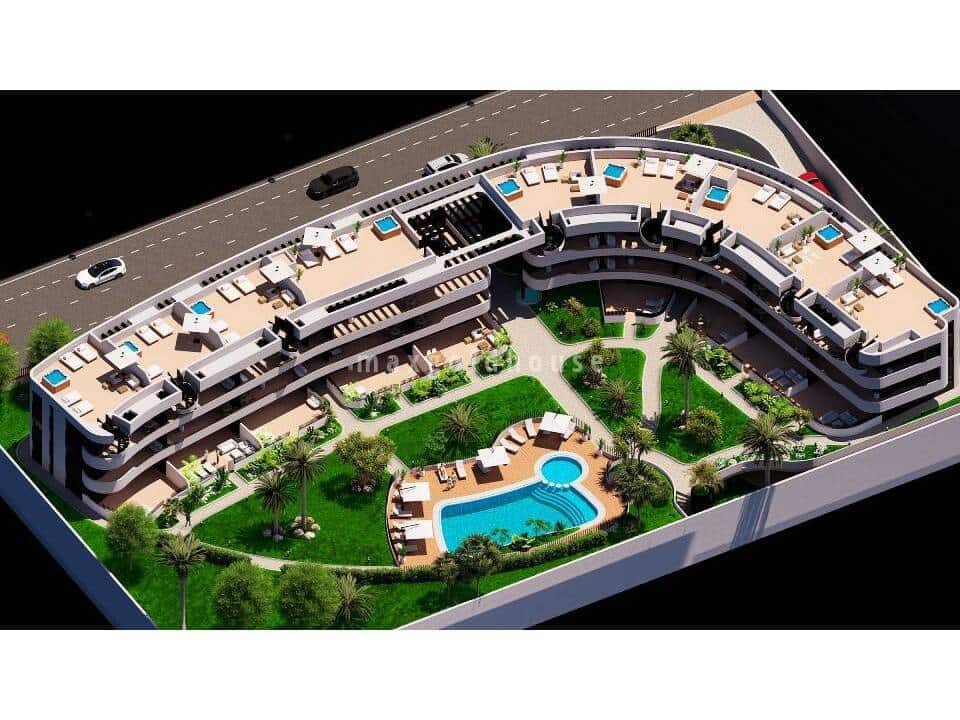 3 bedroom Apartment for sale in Los Alcazares with pool - € 338,900 (Ref: 10010052)