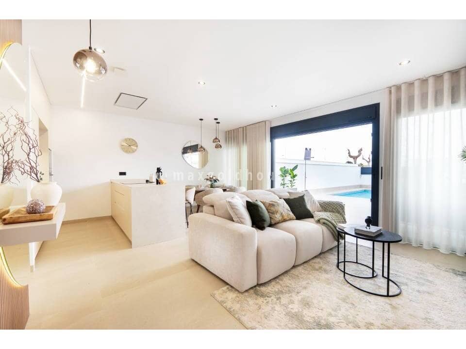 3 bedroom Villa for sale in San Pedro del Pinatar with pool - € 445,000 (Ref: 10010055)