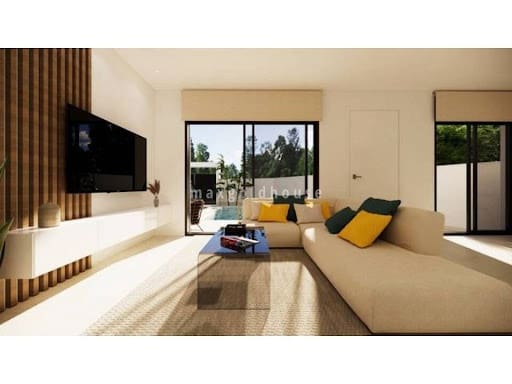 Chalet de 3 habitaciones en San Fulgencio en venta con piscina - 365.000 € (Ref: 10012695)