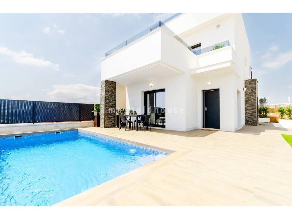 3 soveværelse Villa til salg i Los Montesinos med swimmingpool - € 439.000 (Ref: 10012701)