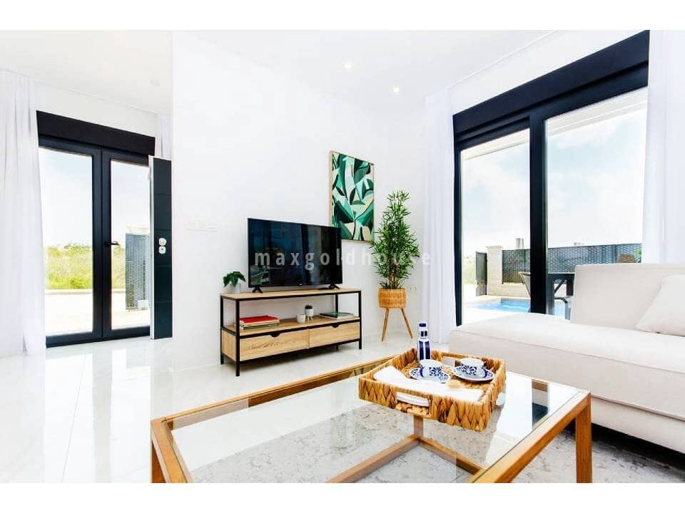 3 soveværelse Villa til salg i Los Montesinos med swimmingpool - € 439.000 (Ref: 10012701)