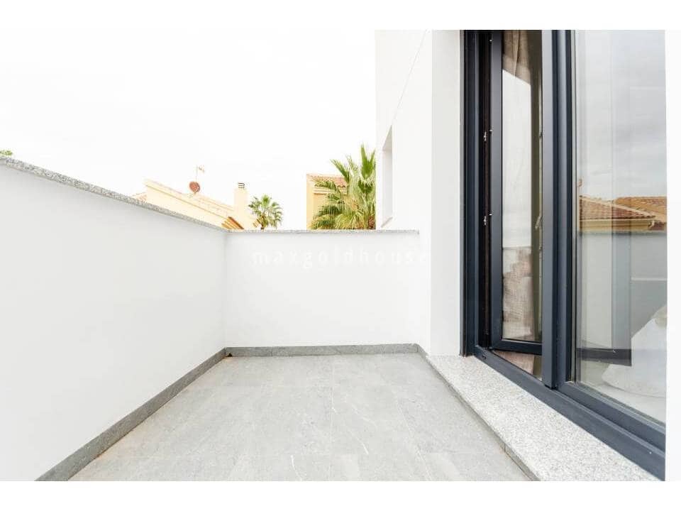 3 bedroom Villa for sale in La Torreta with pool - € 424,000 (Ref: 10014935)