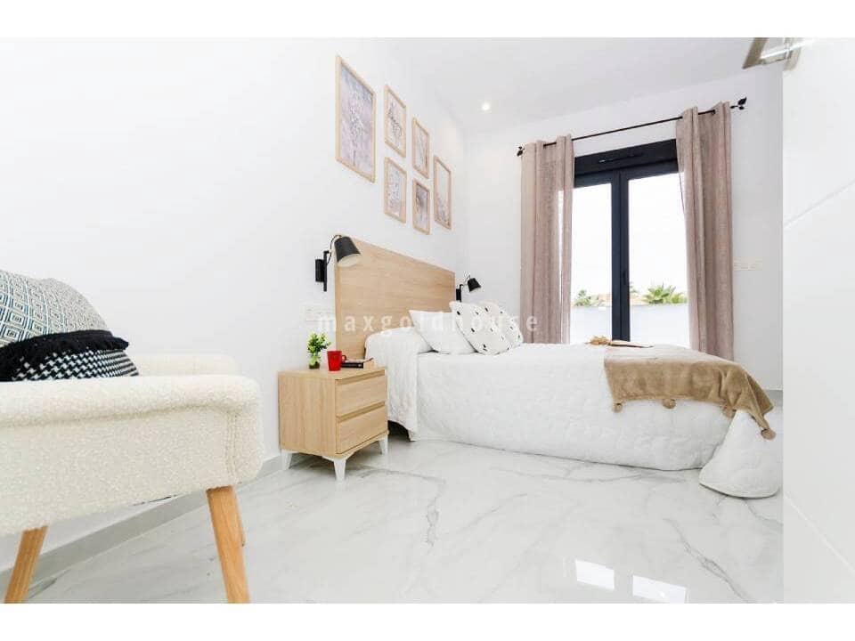 3 bedroom Villa for sale in La Torreta with pool - € 424,000 (Ref: 10014935)