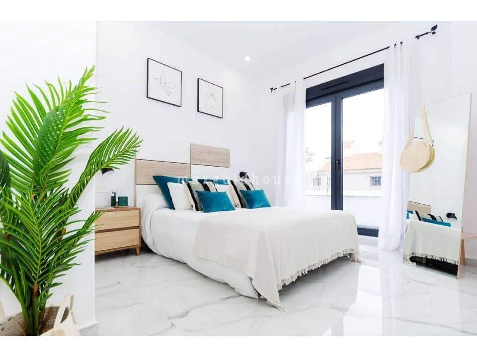 3 bedroom Villa for sale in La Torreta with pool - € 424,000 (Ref: 10014935)